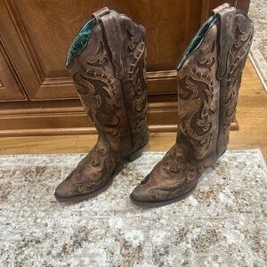 Corral Brown Embroidered Heeled Boots